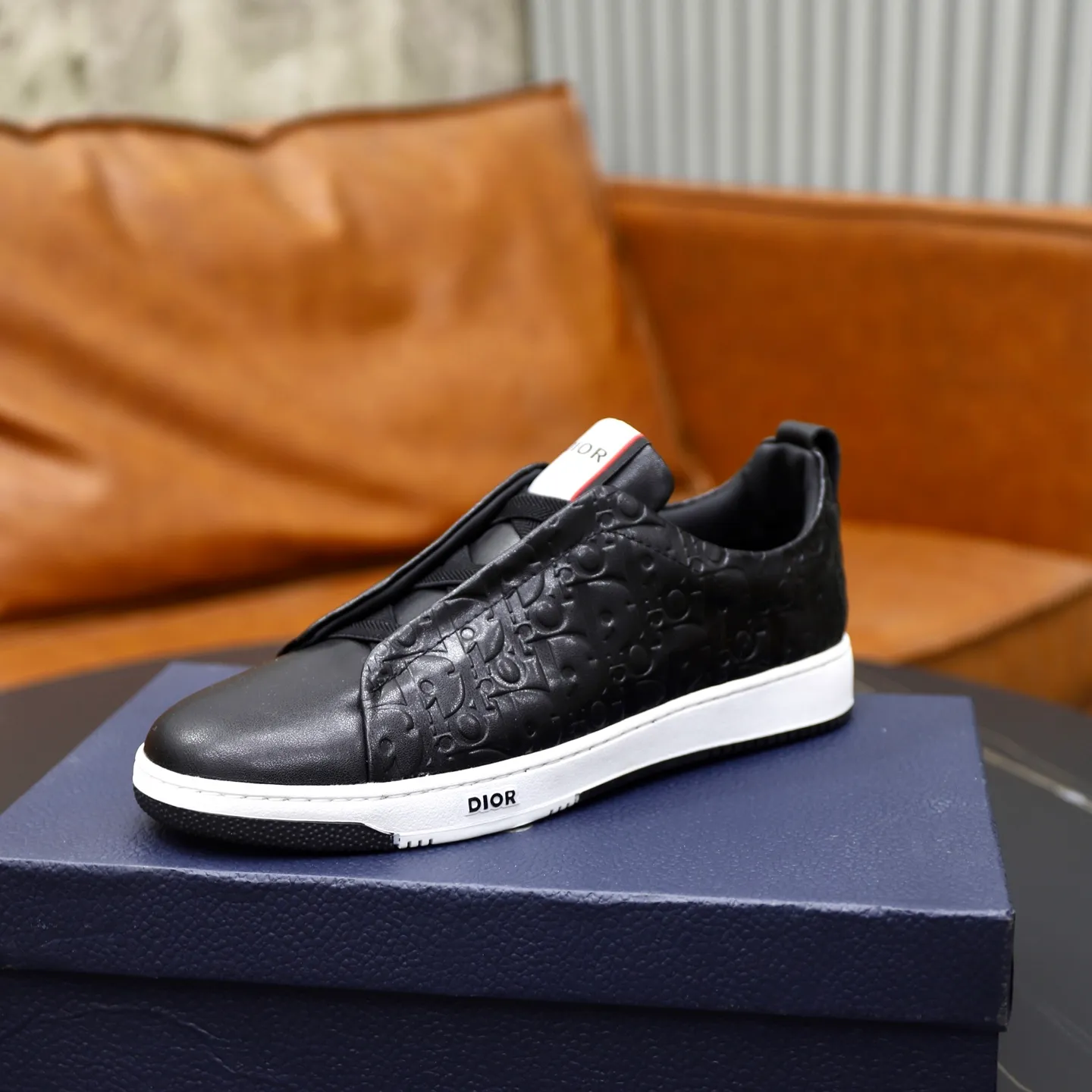 Ex-factory price: 442💰🙅‍♂️🙅‍♂️🙅‍♂️ Brand: Dior DIOR Standard code: 38-44 (45 customized) Grade: Same as the official website Material: Original leather splicing, comfortable and breathable lining, original wear-resistant outsole Style category: Men's fashionable casual shoes, running shoes, noble luxury brand elements, top luxury Color: actual picture color